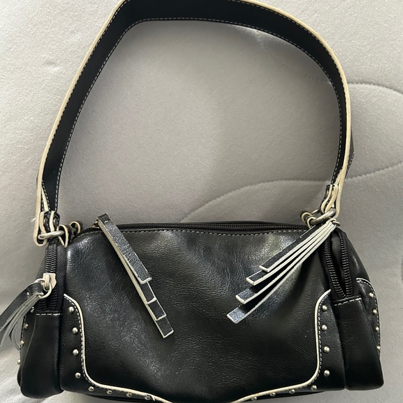Black Purse - Picture 1 of 4